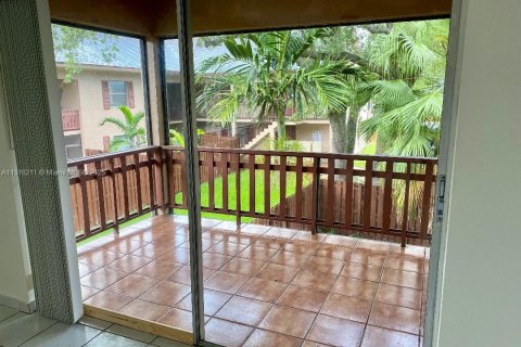 Condominio en alquiler en Miami, Florida, 2 dormitorios, 91.6 m2 № 1972879 - foto 5