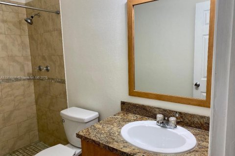 Condominio en alquiler en Miami, Florida, 2 dormitorios, 91.6 m2 № 1972879 - foto 11