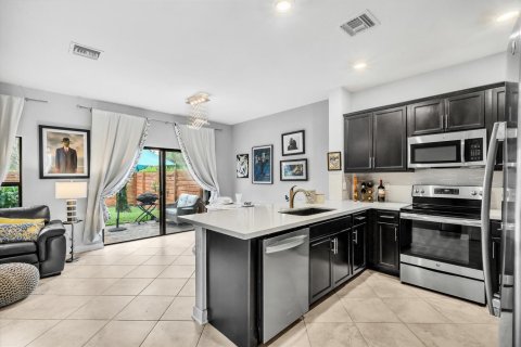 Touwnhouse à louer à Lake Worth, Floride: 2 chambres, 159.61 m2 № 2087583 - photo 7