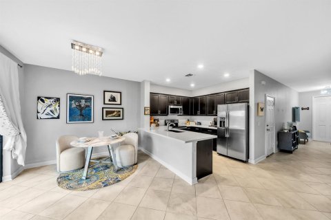 Touwnhouse à louer à Lake Worth, Floride: 2 chambres, 159.61 m2 № 2087583 - photo 9