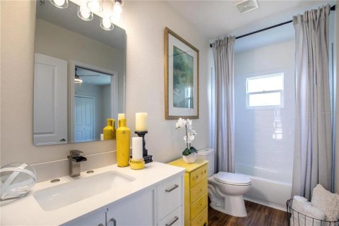 House in Mount Dora, Florida 3 bedrooms, 118.54 sq.m. № 1855842 - photo 19