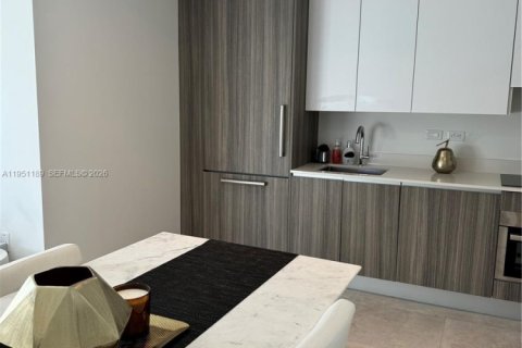 Condominio en alquiler en Miami, Florida, 1 dormitorio, 47.94 m2 № 2089285 - foto 4