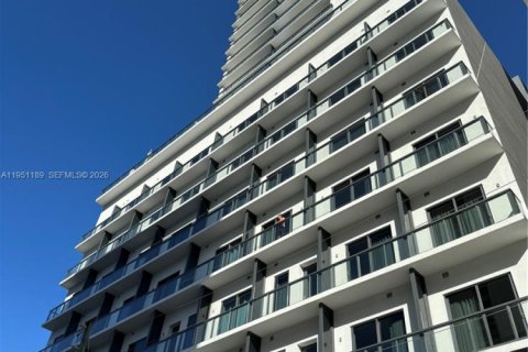 Condominio en alquiler en Miami, Florida, 1 dormitorio, 47.94 m2 № 2089285 - foto 20
