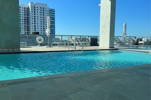 Condominio en alquiler en Miami, Florida, 1 dormitorio, 47.94 m2 № 2089285 - foto 15