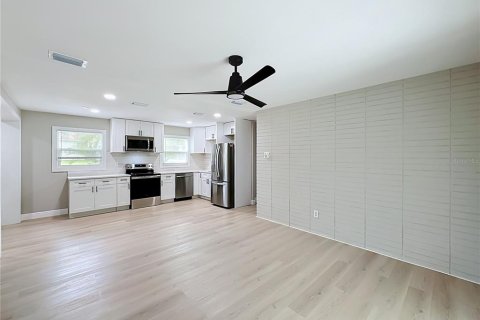 House in Gainesville, Florida 3 bedrooms, 102.56 sq.m. № 2321211 - photo 9