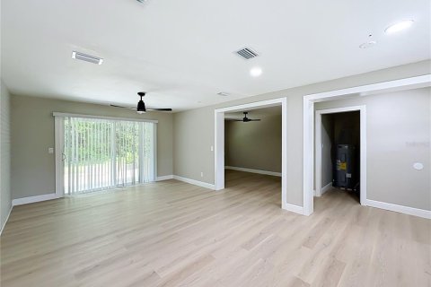 House in Gainesville, Florida 3 bedrooms, 102.56 sq.m. № 2321211 - photo 15