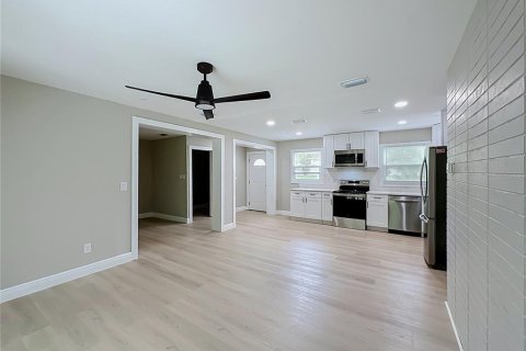 House in Gainesville, Florida 3 bedrooms, 102.56 sq.m. № 2321211 - photo 10