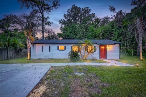 House in Gainesville, Florida 3 bedrooms, 102.56 sq.m. № 2321211