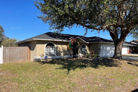 House in Kissimmee, Florida 3 bedrooms, 107.67 sq.m. № 1532588 - photo 1