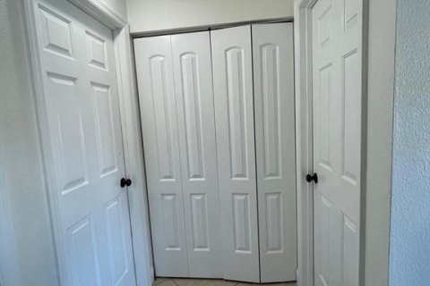 House in Kissimmee, Florida 3 bedrooms, 107.67 sq.m. № 1532588 - photo 17