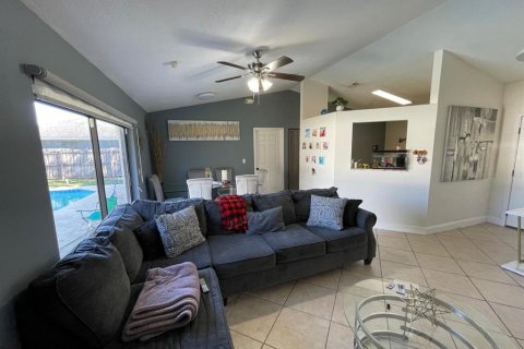 House in Kissimmee, Florida 3 bedrooms, 107.67 sq.m. № 1532588 - photo 9