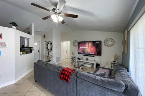 House in Kissimmee, Florida 3 bedrooms, 107.67 sq.m. № 1532588 - photo 8