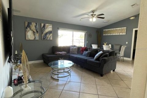 House in Kissimmee, Florida 3 bedrooms, 107.67 sq.m. № 1532588 - photo 6