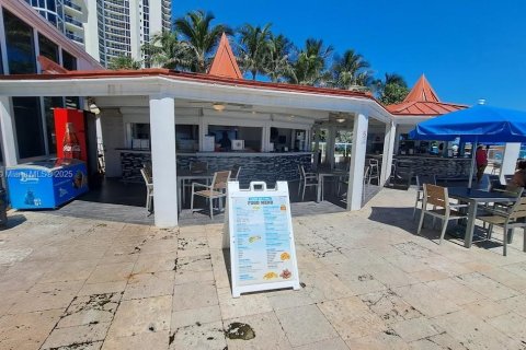 Hotel in Sunny Isles Beach, Florida 33.44 sq.m. № 1404616 - photo 19