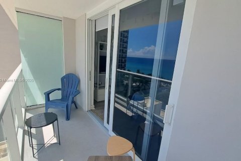 Hotel in Sunny Isles Beach, Florida 33.44 sq.m. № 1404616 - photo 11