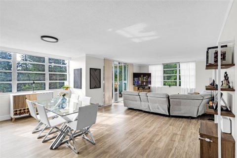 Condo in Aventura, Florida, 2 bedrooms  № 1868371 - photo 3
