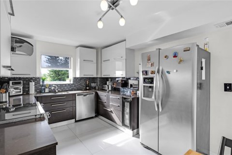 Condo in Aventura, Florida, 2 bedrooms  № 1868371 - photo 22