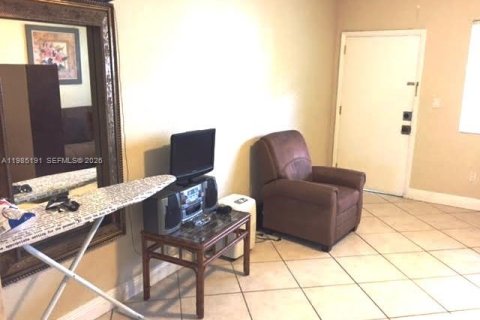 Снять в аренду кондоминиум в Майами-Бич, Флорида 35.95м2, № 2050906 - фото 3