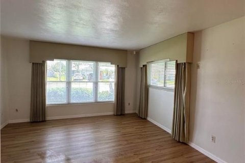 House in Auburndale, Florida 4 bedrooms, 174.66 sq.m. № 1873791 - photo 5