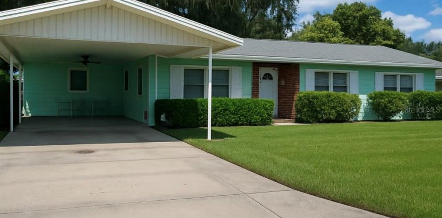 House in Auburndale, Florida 4 bedrooms, 174.66 sq.m. № 1873791