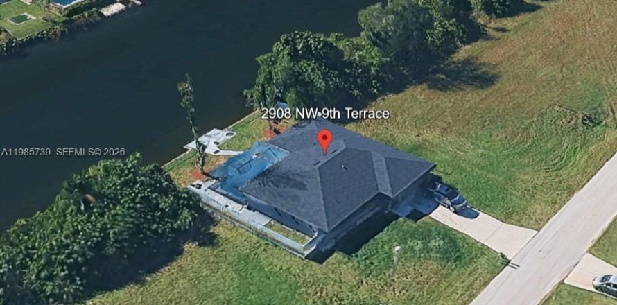 Дом в Кейп-Корал, Флорида 3 спальни, 177.72м2 № 2044864