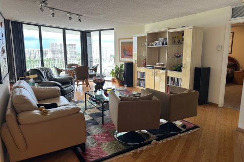 Condominio en venta en Miami, Florida, 2 dormitorios, 117.8 m2 № 1855063 - foto 13