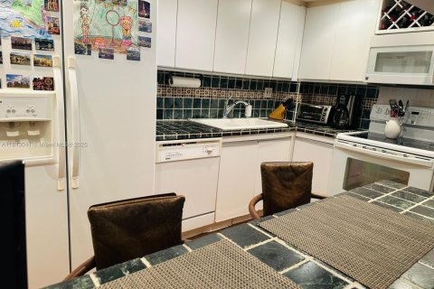 Condominio en venta en Miami, Florida, 2 dormitorios, 117.8 m2 № 1855063 - foto 3