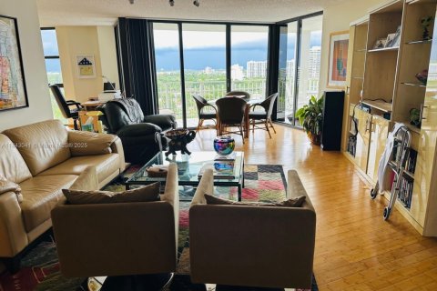 Condominio en venta en Miami, Florida, 2 dormitorios, 117.8 m2 № 1855063 - foto 6