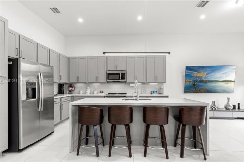 House in Homestead, Florida 4 bedrooms, 193.98 sq.m. № 1922384 - photo 13