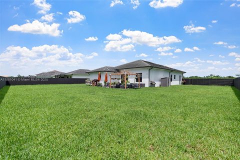 House in Homestead, Florida 4 bedrooms, 193.98 sq.m. № 1922384 - photo 30