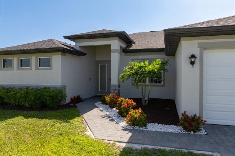 Casa en venta en Cape Coral, Florida, 4 dormitorios, 222.59 m2 № 1855553 - foto 6