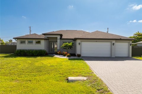 Casa en venta en Cape Coral, Florida, 4 dormitorios, 222.59 m2 № 1855553 - foto 2