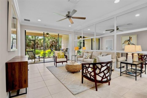 Condo in Sarasota, Florida, 2 bedrooms  № 2196124 - photo 4