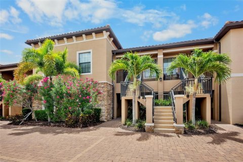 Condo in Sarasota, Florida, 2 bedrooms № 2196124