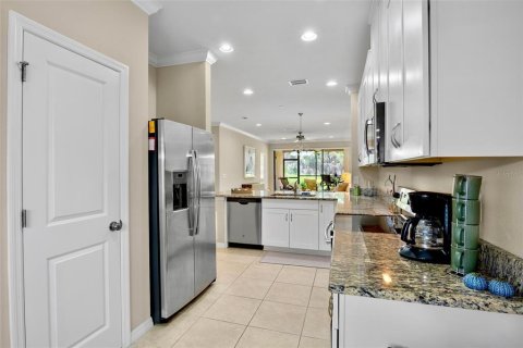 Condo in Sarasota, Florida, 2 bedrooms  № 2196124 - photo 12