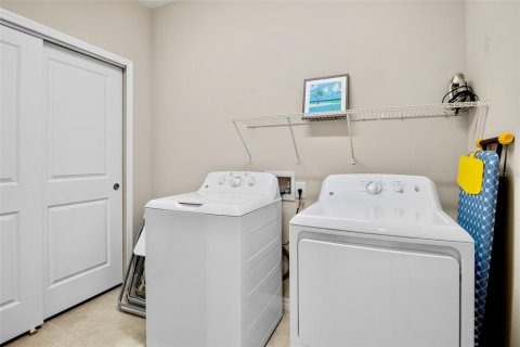 Condo in Sarasota, Florida, 2 bedrooms  № 2196124 - photo 22