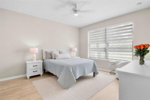 Condo in Sarasota, Florida, 2 bedrooms  № 2196124 - photo 16