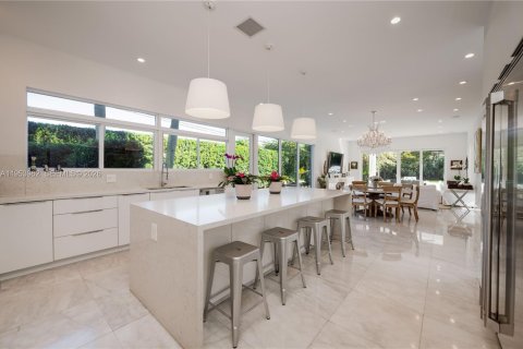 Villa ou maison à louer à Pinecrest, Floride: 6 chambres, 527.59 m2 № 2153298 - photo 14