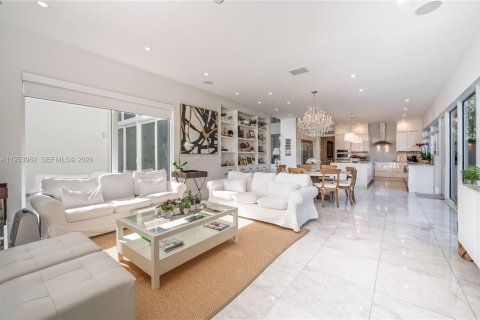 Villa ou maison à louer à Pinecrest, Floride: 6 chambres, 527.59 m2 № 2153298 - photo 23