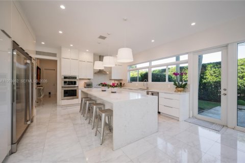 Villa ou maison à louer à Pinecrest, Floride: 6 chambres, 527.59 m2 № 2153298 - photo 15
