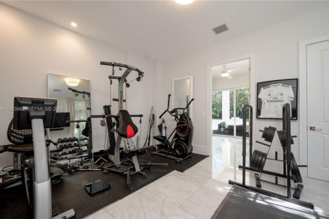 Villa ou maison à louer à Pinecrest, Floride: 6 chambres, 527.59 m2 № 2153298 - photo 25