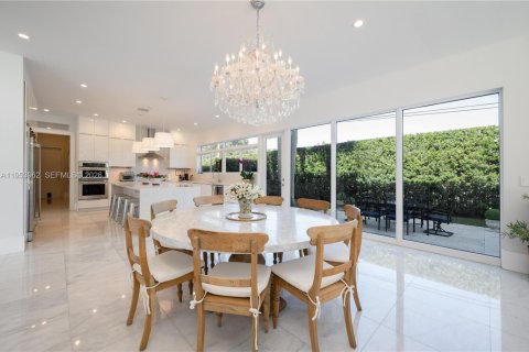Villa ou maison à louer à Pinecrest, Floride: 6 chambres, 527.59 m2 № 2153298 - photo 22