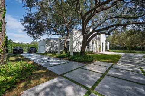 Villa ou maison à louer à Pinecrest, Floride: 6 chambres, 527.59 m2 № 2153298 - photo 5