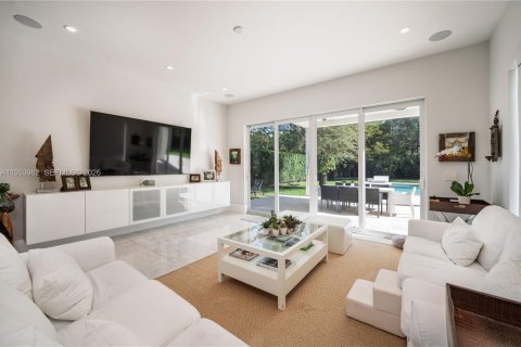 Villa ou maison à louer à Pinecrest, Floride: 6 chambres, 527.59 m2 № 2153298 - photo 21