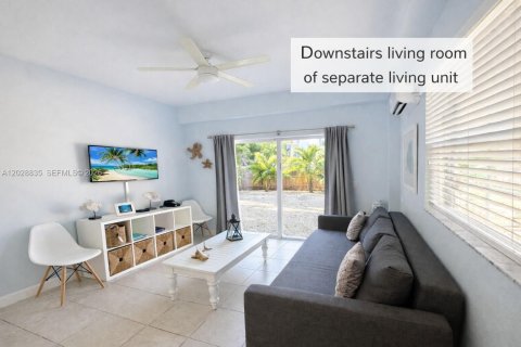 House in Key Largo, Florida 3 bedrooms, 75.81 sq.m. № 2086767 - photo 14