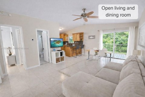 House in Key Largo, Florida 3 bedrooms, 75.81 sq.m. № 2086767 - photo 5