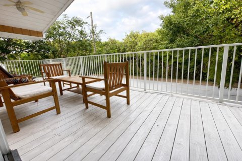House in Key Largo, Florida 3 bedrooms, 75.81 sq.m. № 2086767 - photo 4
