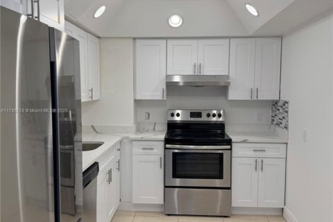 Condominio en venta en Sunny Isles Beach, Florida, 2 dormitorios, 123.65 m2 № 1731364 - foto 4