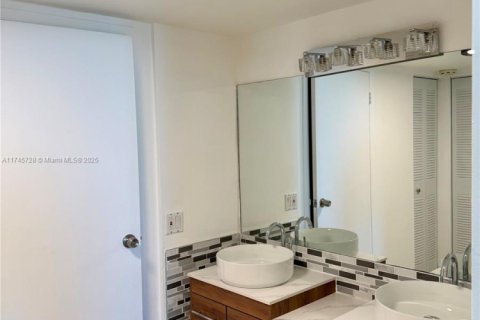 Condominio en venta en Sunny Isles Beach, Florida, 2 dormitorios, 123.65 m2 № 1731364 - foto 8