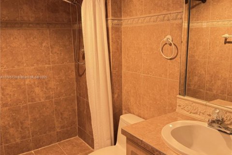 Condominio en venta en Sunny Isles Beach, Florida, 2 dormitorios, 123.65 m2 № 1731364 - foto 16